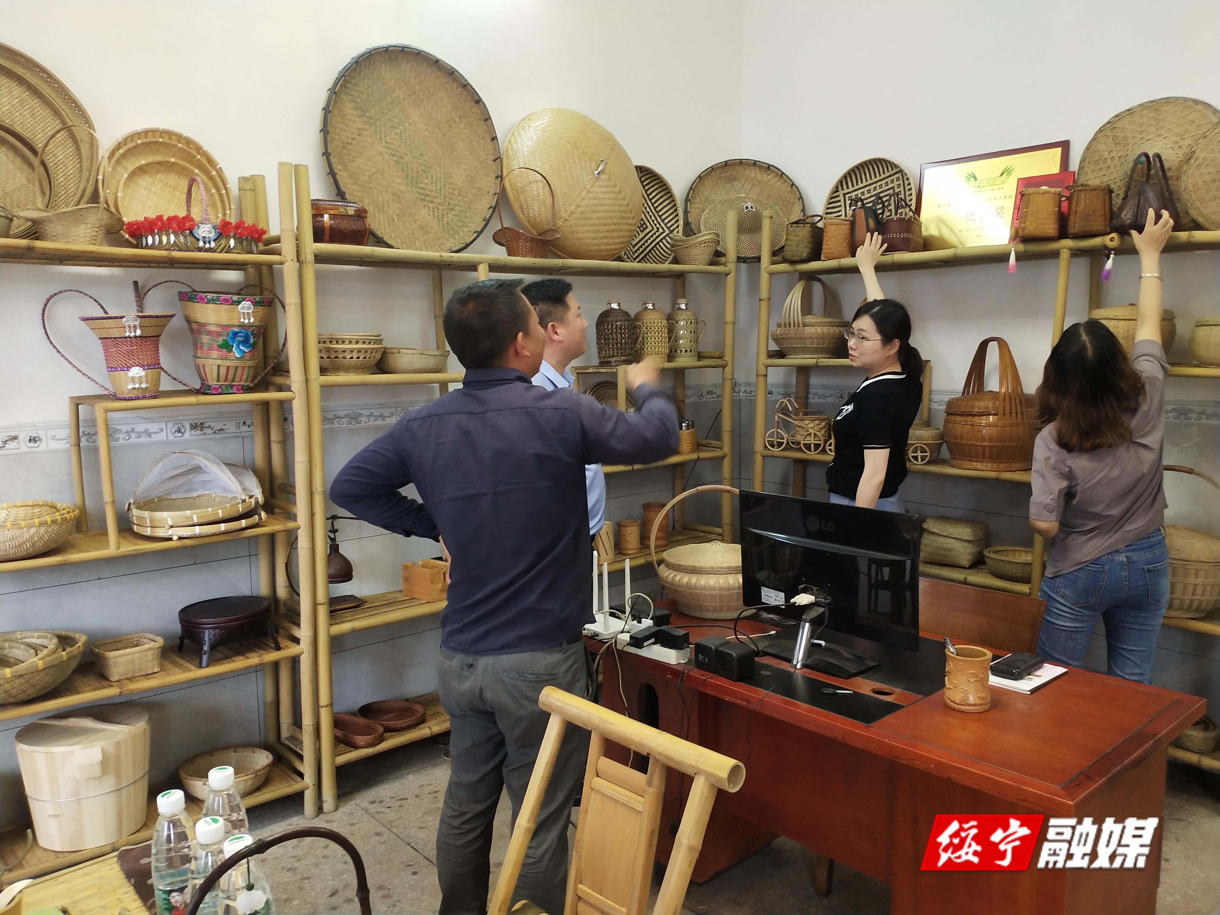 唐洁到黄土矿镇调研乡村振兴工作_邵阳头条网