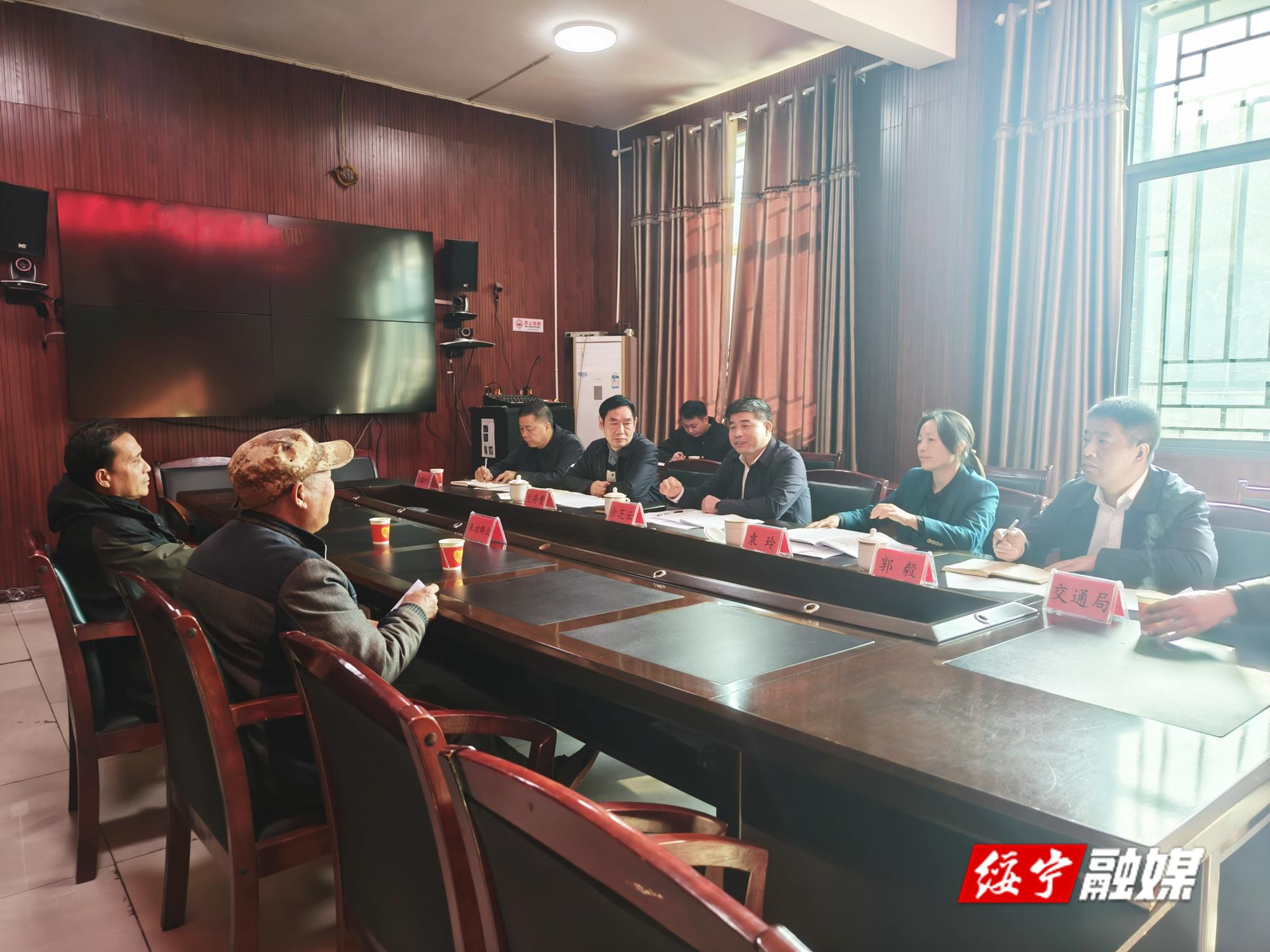 佘芝云在寨市乡下沉公开接访_邵阳头条网