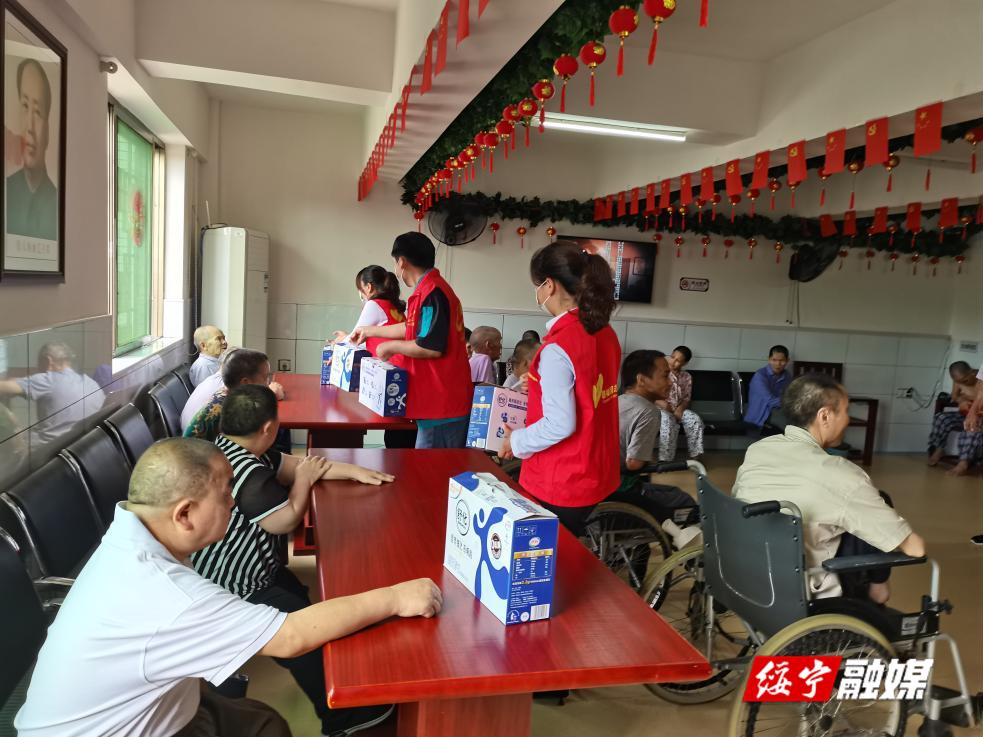 长征路社区碧桂园小区党支部：“七一”前夕爱心慰问养老院老人_邵阳头条网