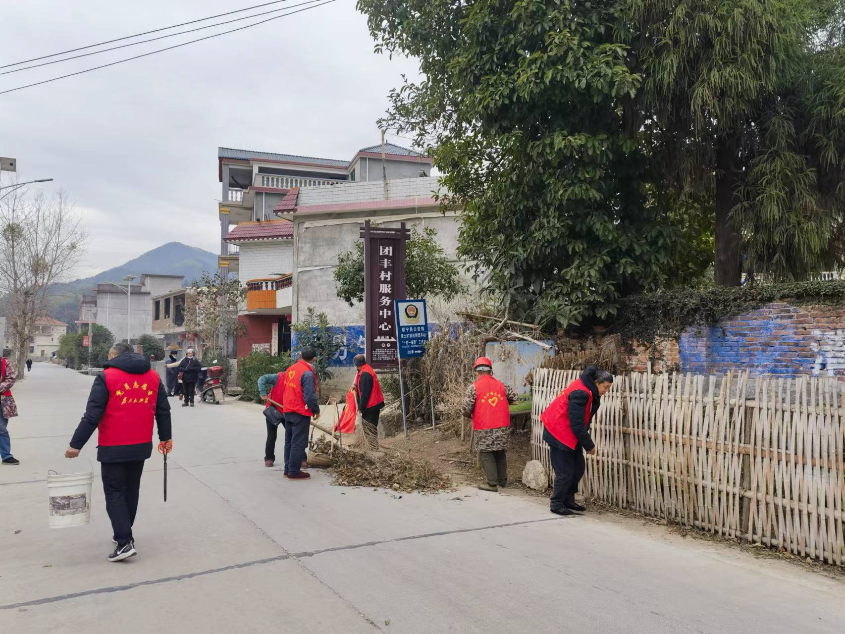 黄土矿镇：爱卫运动美家园 清洁村庄焕新颜_邵阳头条网