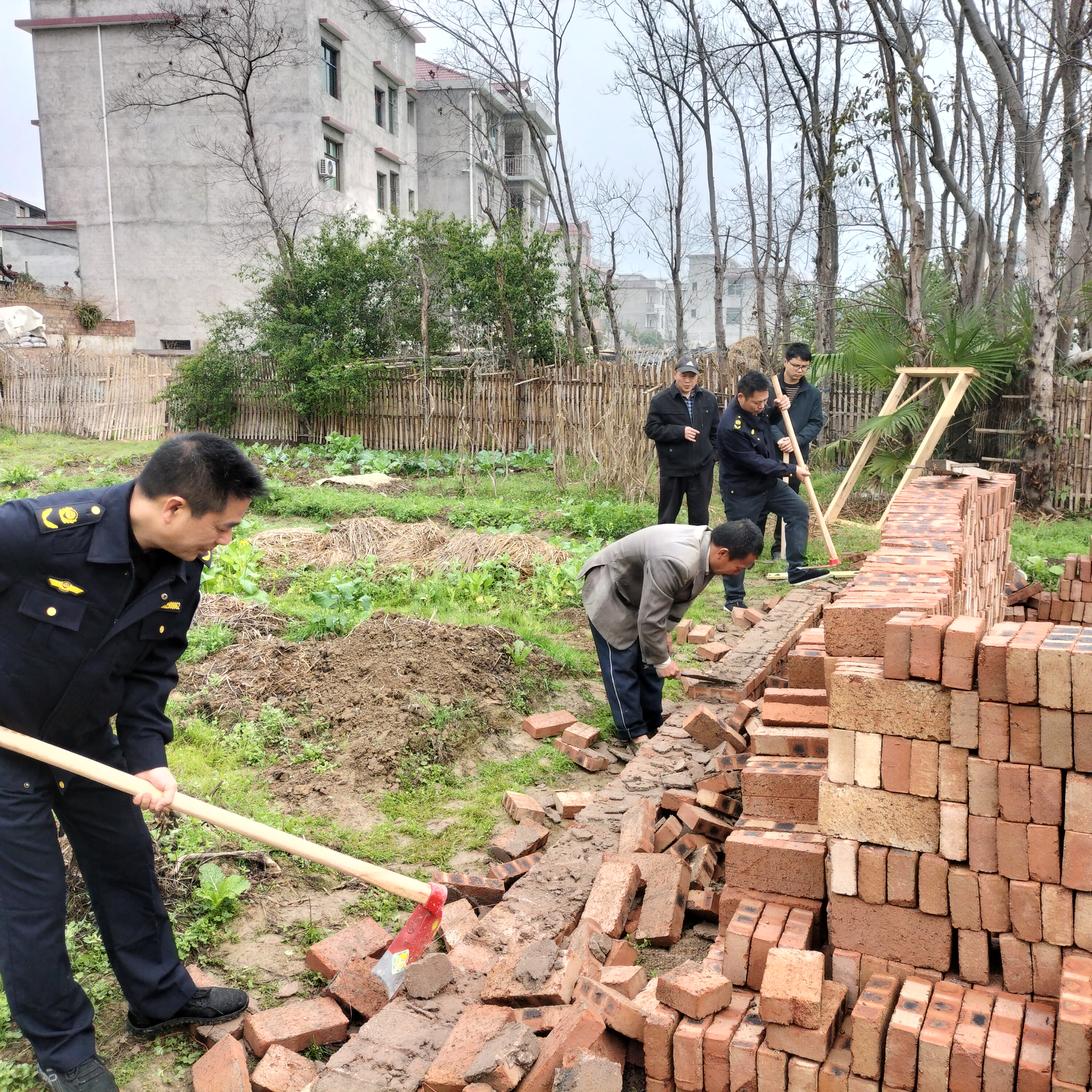 黄土矿镇：依法打击乱占耕地建房行为_邵商网