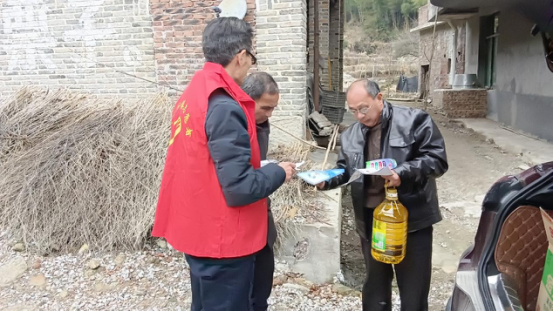 结对帮扶送温暖 关心农村困难群众_邵阳头条网