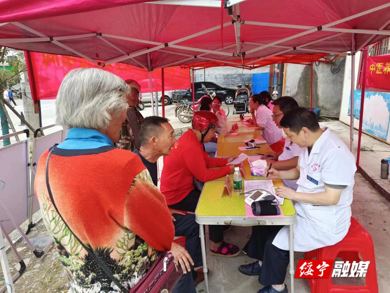 2023年绥宁县中医医院开展“服务百姓健康行动”大型义诊活动_邵阳头条网