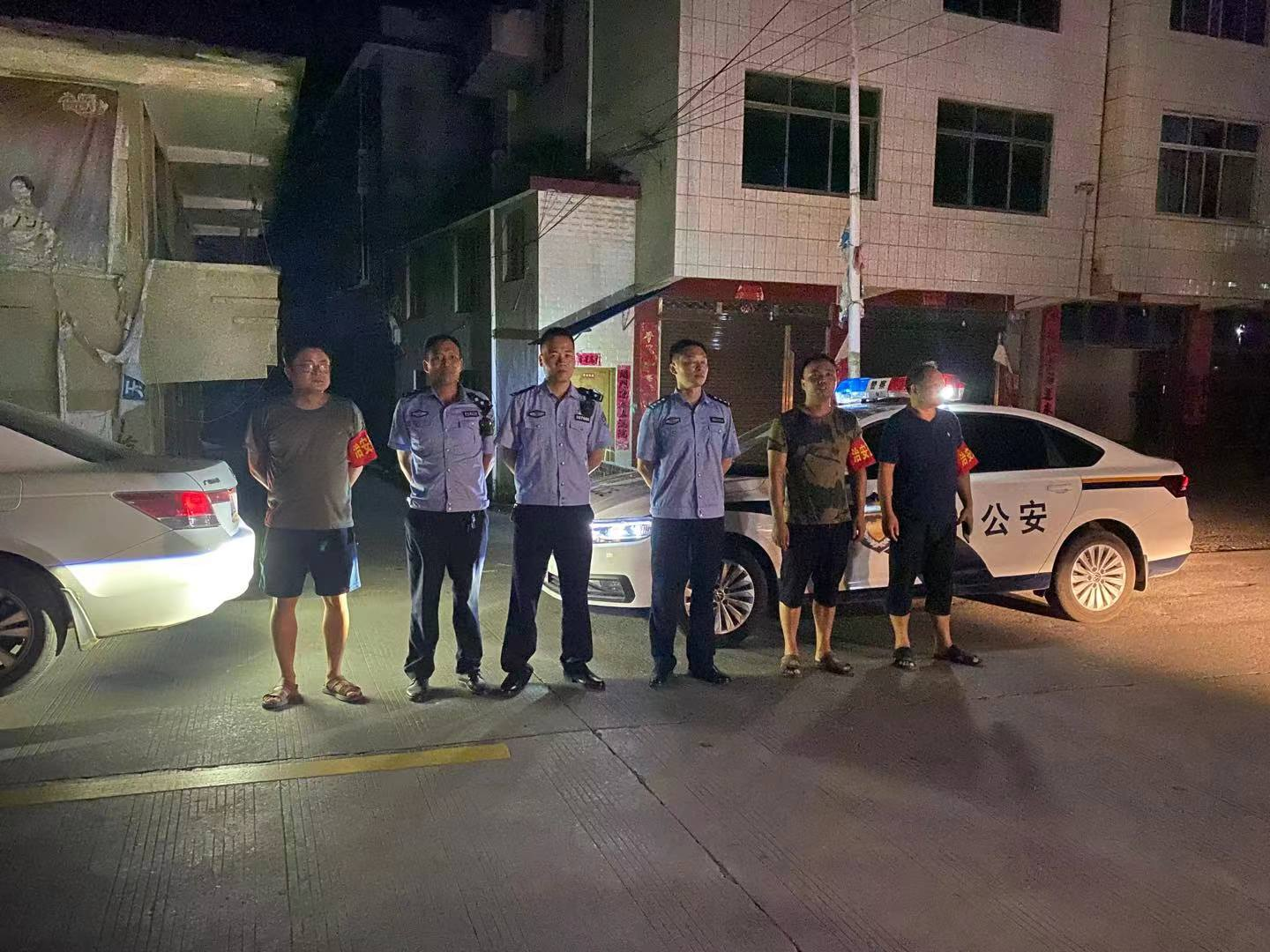 瓦屋塘镇：“宝庆大叔”夜间巡逻守护村民平安_邵阳头条网