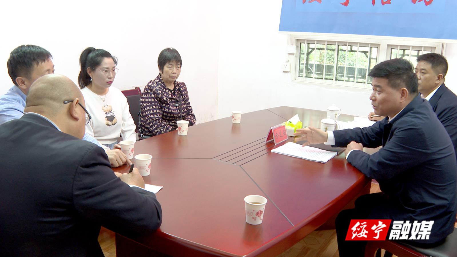 佘芝云在绥宁县信访局接访时强调：依法依规做好信访工作 用心用情为群众排忧解难_邵阳头条网