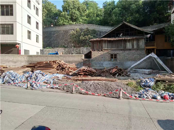 绥宁县城管执法局集中拆除一批违法建设(图5)
