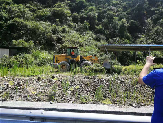 绥宁县城管执法局集中拆除一批违法建设(图6)