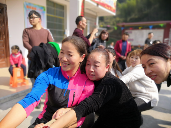 绥宁县民政局:扶志+扶智+强技甩“穷帽”集中展示扶贫成果(图15)