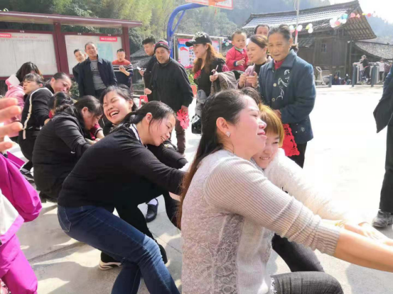 绥宁县民政局:扶志+扶智+强技甩“穷帽”集中展示扶贫成果(图14)