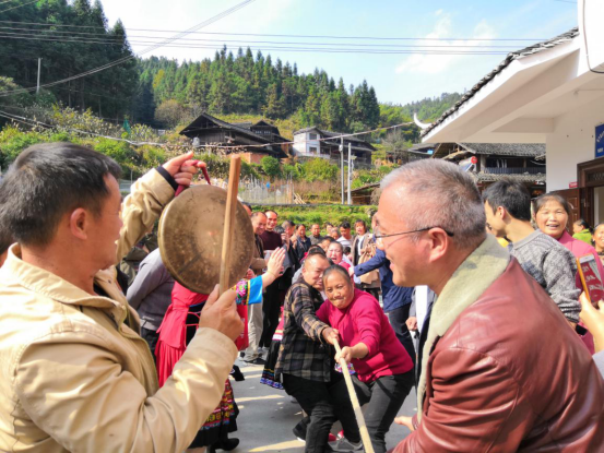 绥宁县民政局:扶志+扶智+强技甩“穷帽”集中展示扶贫成果(图12)