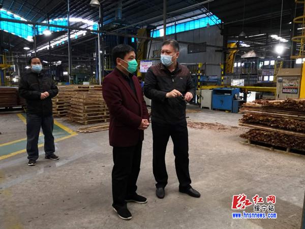 唐宏华到联系单位和重点场所督导疫情防控工作(图1)