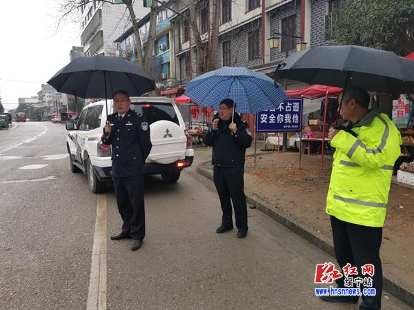 绥宁县开展非法载人集中整治行动(图1)