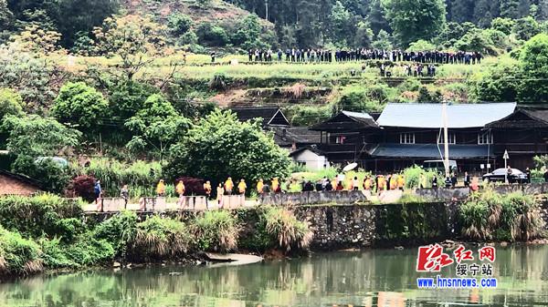 绥宁县举行山洪灾害避灾演练(图1)