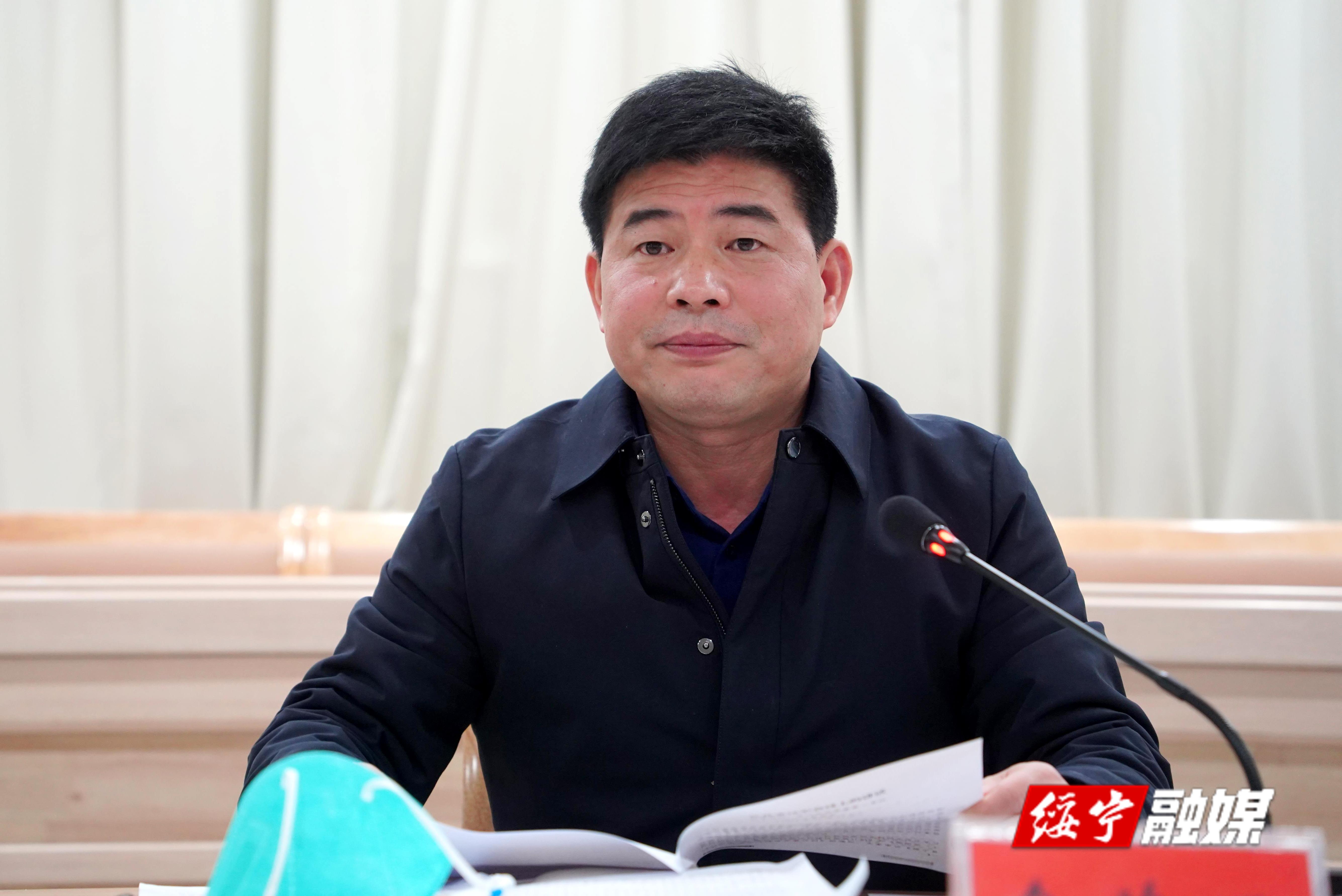 佘芝云主持召开县委2022年议军会议(图1)
