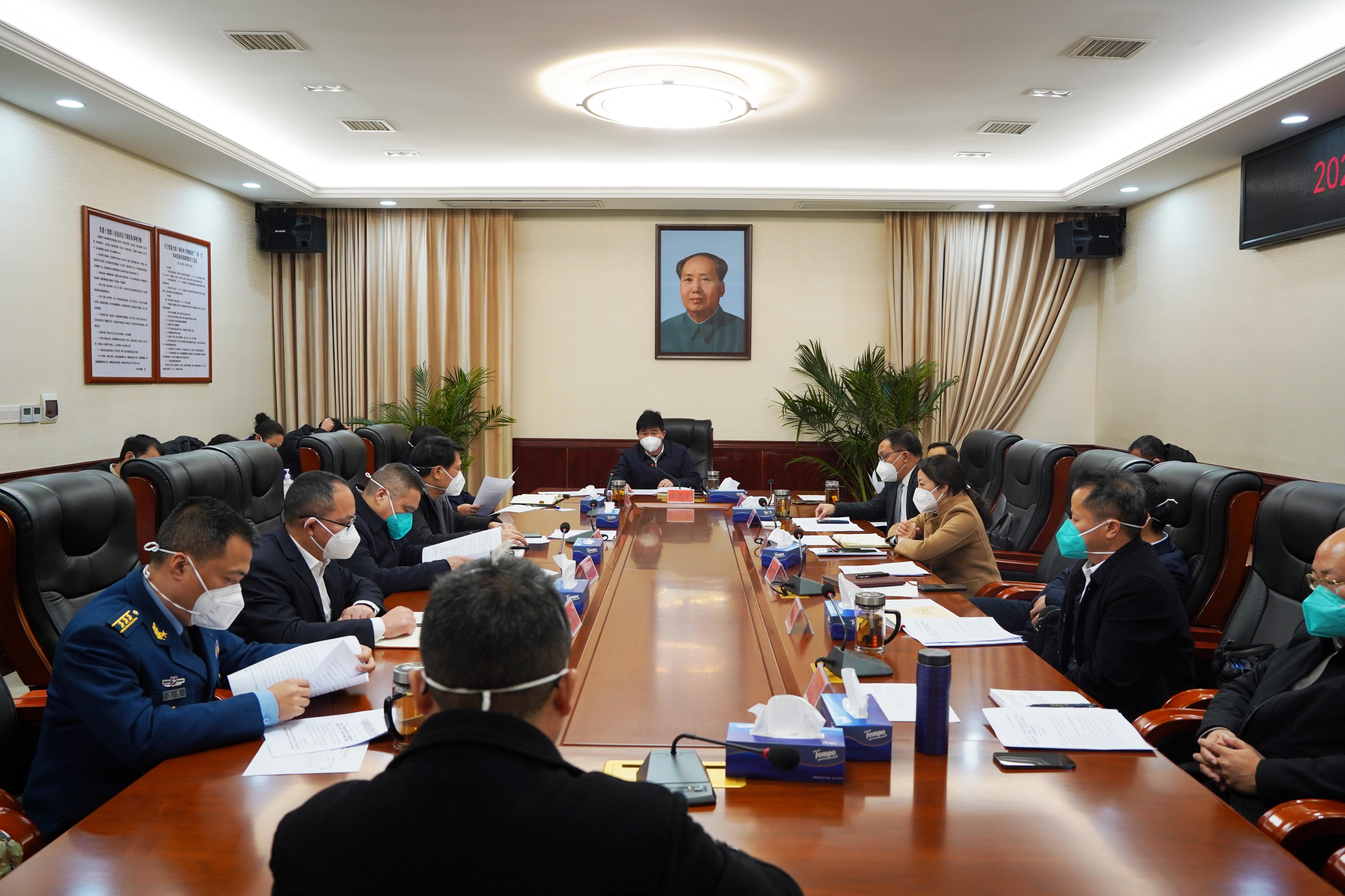 佘芝云主持召开2022年度第35次县委常委会会议(图1)