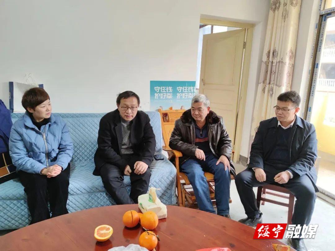 石亮明到鹅公村调研乡村振兴工作(图1)