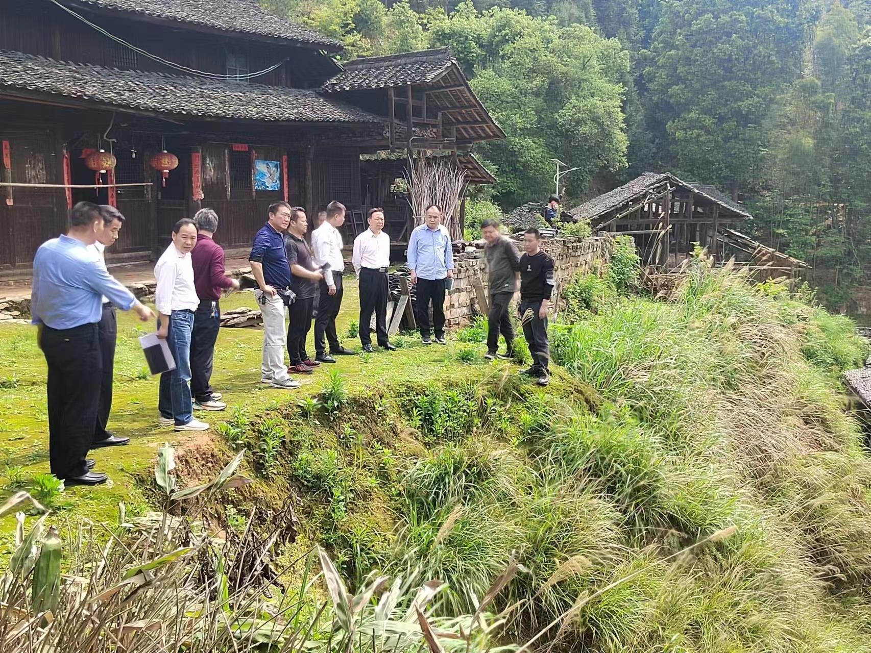 夏贤钦调研地质灾害隐患防治工作(图1)
