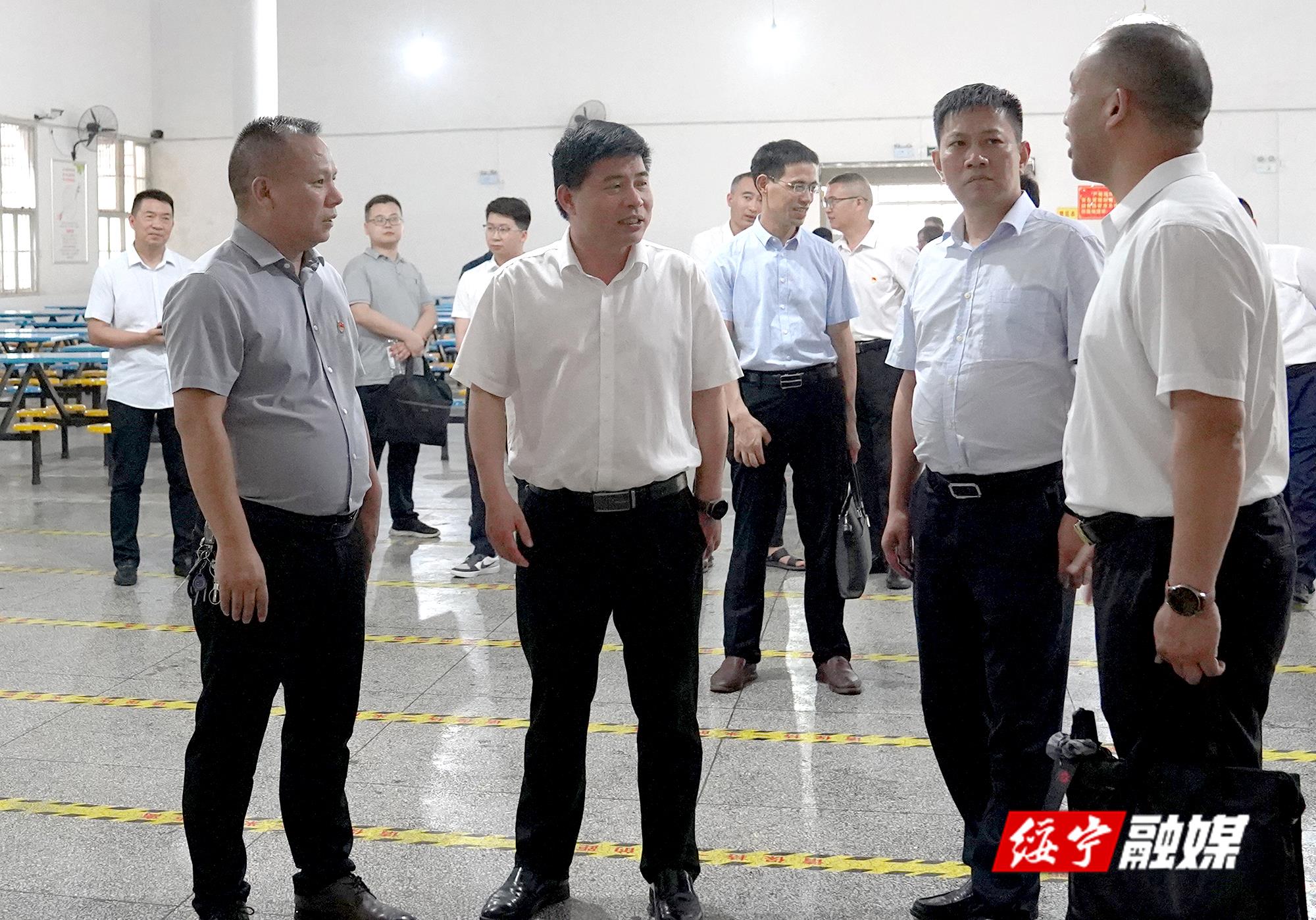 佘芝云率队调研绥宁县高考备考工作(图1)