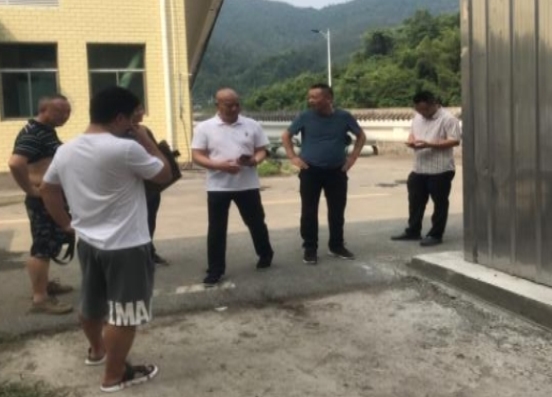 市生态环境局绥宁分局开展“利剑”行动回头看检查(图2)