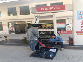 绥宁“利剑”行动：开展油气污染防治专项执法检查(图1)