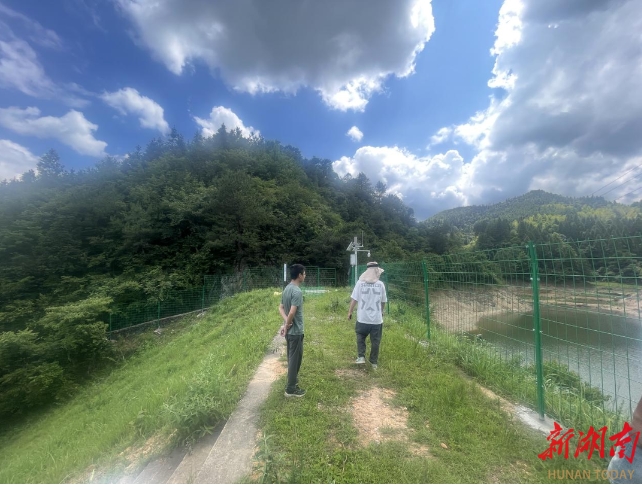 画好饮水环境安全同心圆 浇灌民族团结进步花 ---邵阳市生态环境局绥宁分局饮用水环境安全工作侧记(图3)