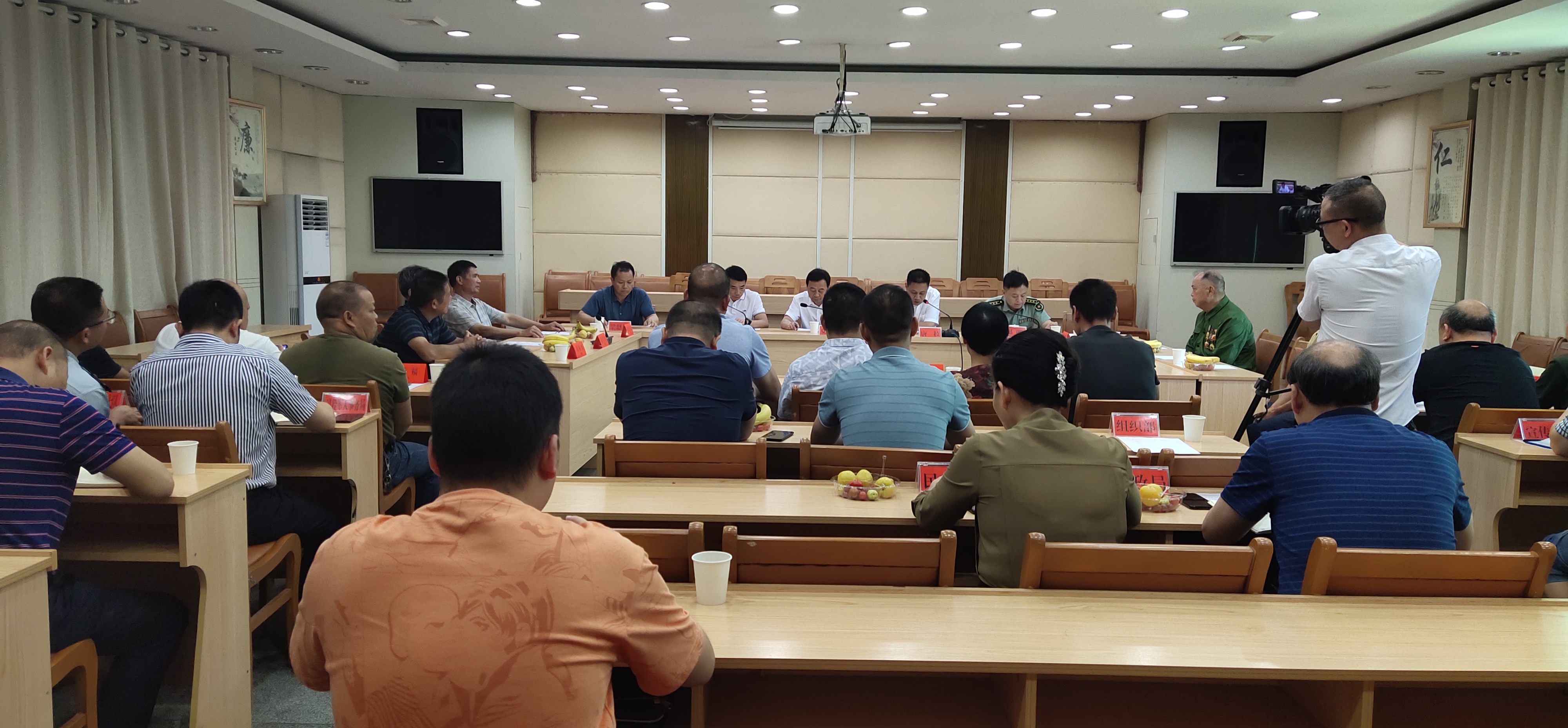 绥宁县退役军人事务局组织召开“八·一”座谈会(图1)