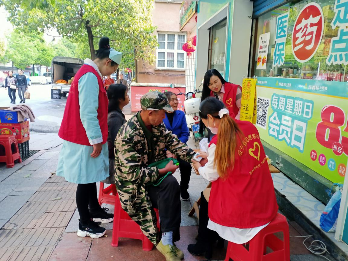 长铺镇大公坪社区深入开展“我为群众办实事”活动(图1)
