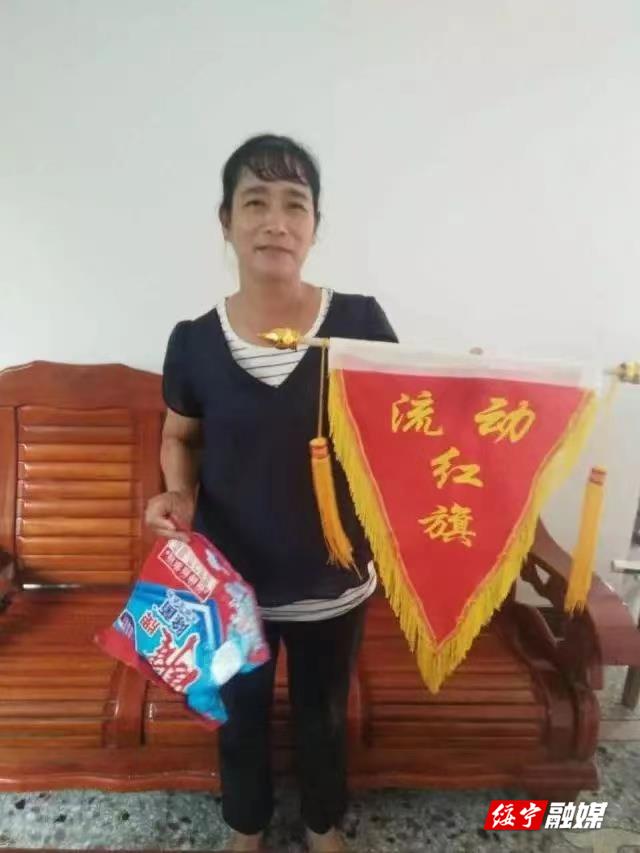 长征路社区：评比“卫生文明户” 打造美丽宜居家园(图2)