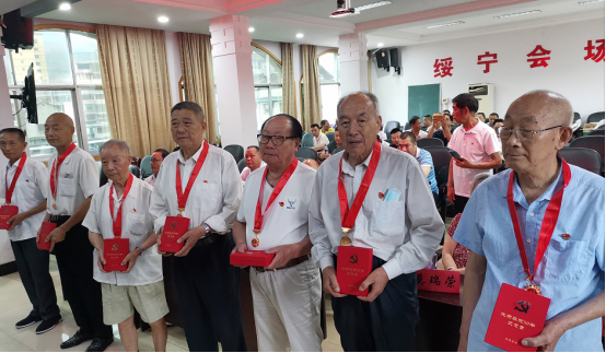 绥宁县发改局庆祝中国共产党成立100周年暨“七一”表彰大会(图2)