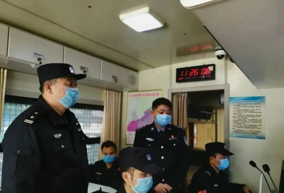 绥宁：战“疫”一线 别样“警”色(图4)