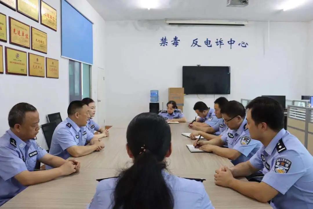 绥宁县公安局“电信网络违法犯罪侦查中队”揭牌成立(图1)