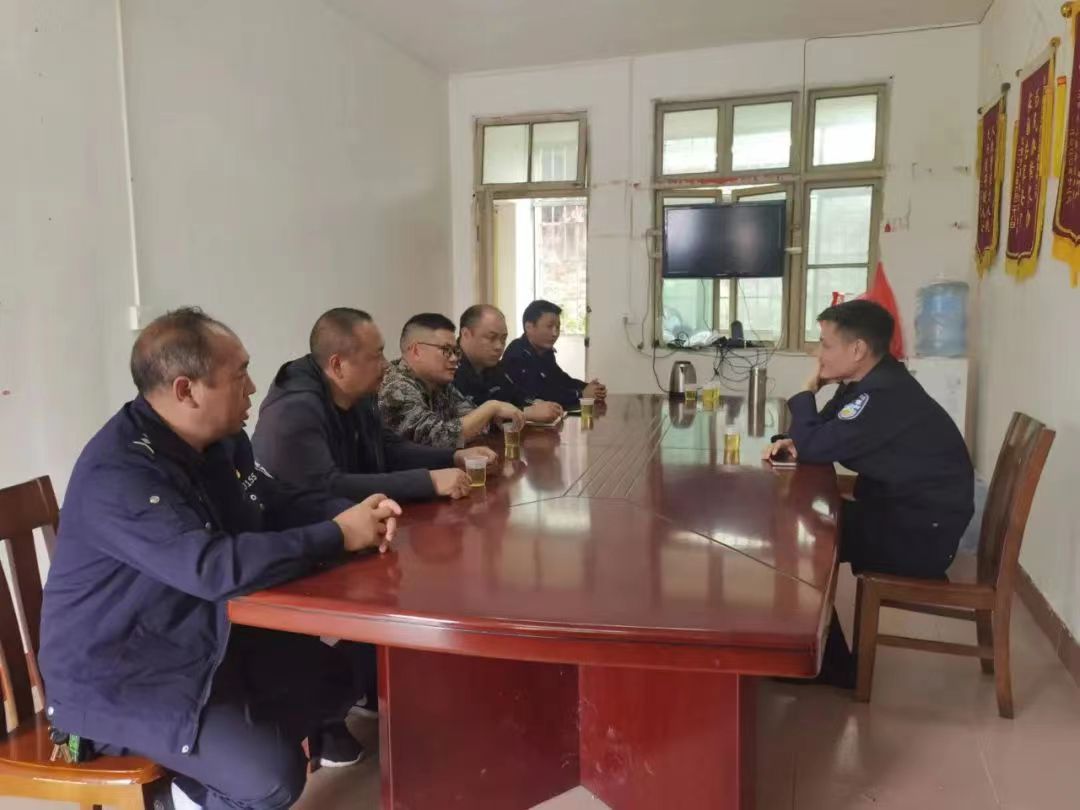 康鹏同志深入基层派出所调研指导工作(图1)