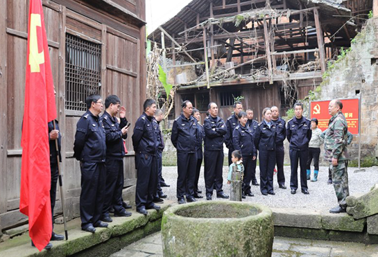 湖南绥宁交警大队:认真开展主题党日活动(图3)