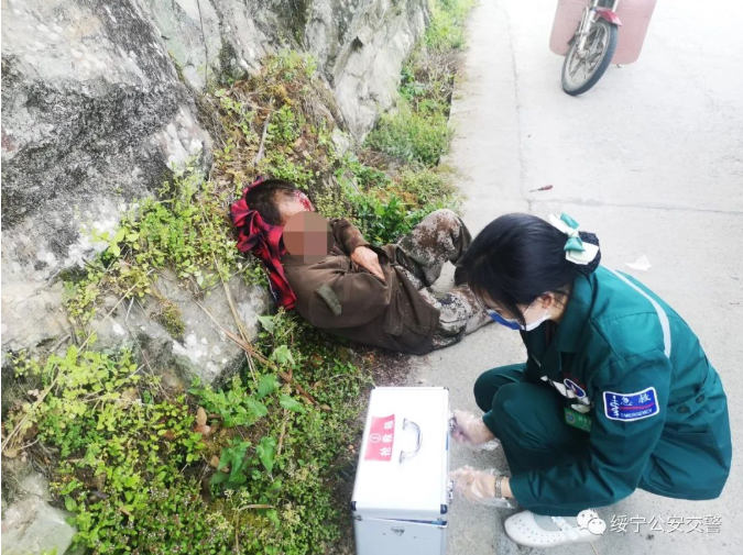 绥宁交警：“一盔一带”一起身边交通事故警示案例(图4)