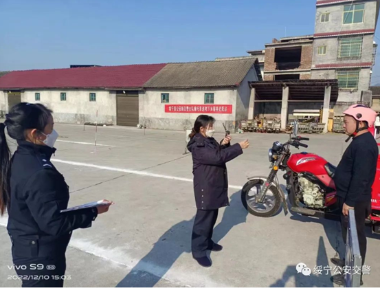 绥宁公安交警认真开展摩托车“送考下乡”活动(图5)