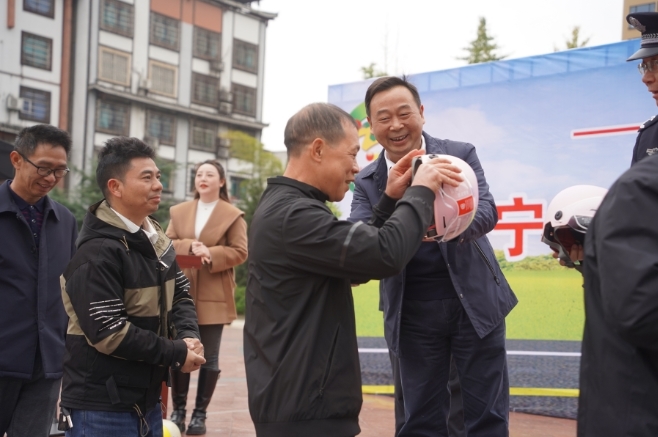 湖南绥宁：文明交通 你我同行(图2)