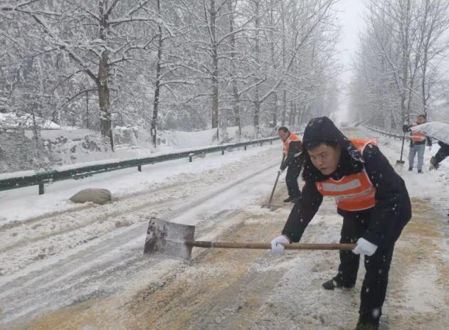 绥宁县交通运输局：全力应对雨雪冰冻天气(图1)