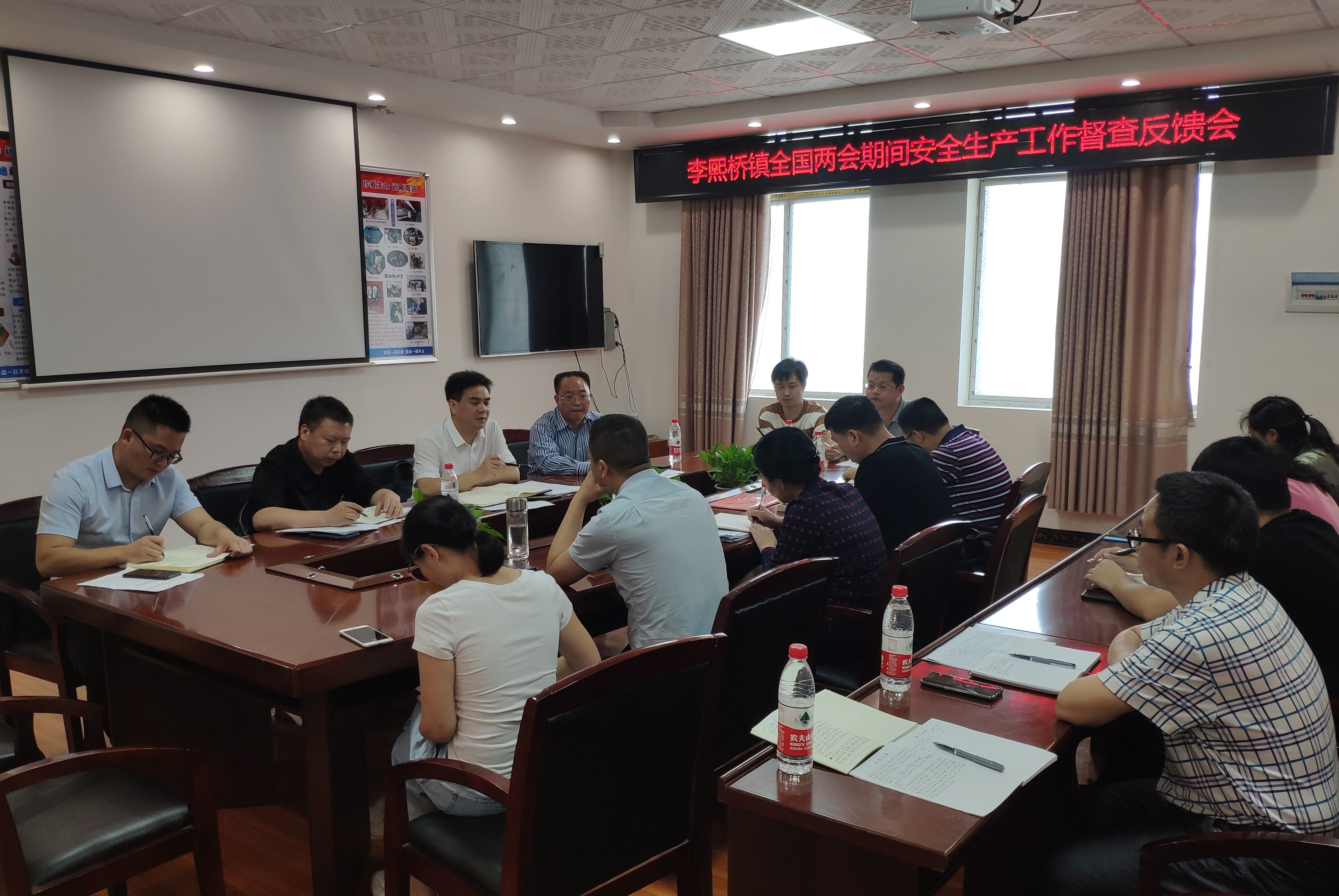唐旭峰到李熙桥镇督查全国“两会”期间安全生产工作(图1)