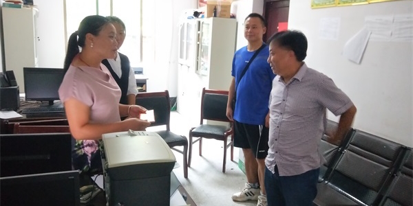 绥宁县麻塘乡开展教师节走访慰问活动(图1)