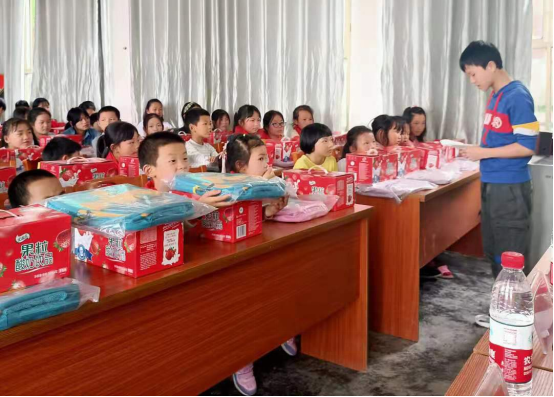 绥宁县民政局开展“心手相牵，快乐成长”六一儿童节慰问活动(图2)