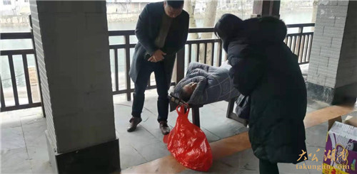 绥宁县民政局开展“寒冬送温暖” 专项救助行动(图1)