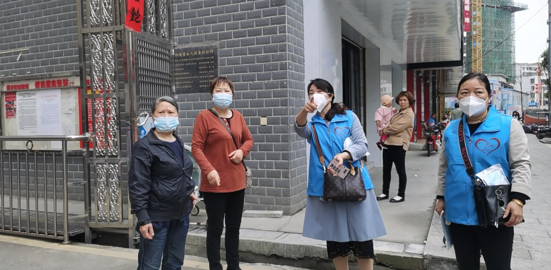 湖南绥宁县民政局积极参与核酸检测志愿服务活动(图1)