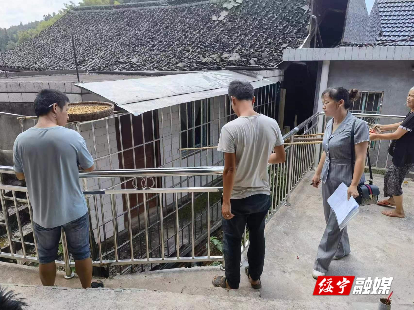 绥宁县民政局：居家“微”改造 老人“大”舒心(图3)