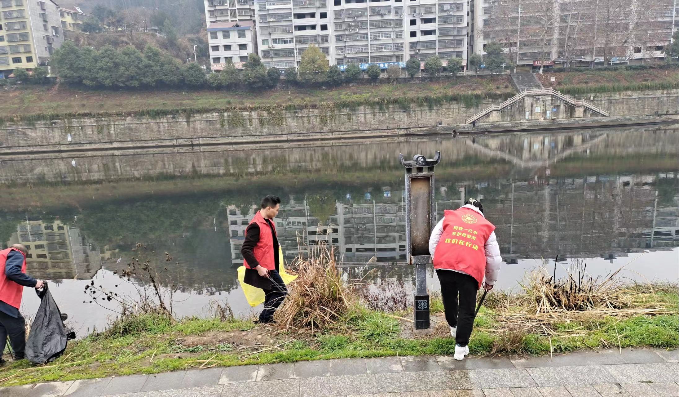 学雷锋 树新风 争当绥宁文明使者(图1)