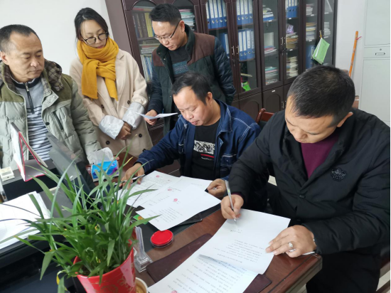 绥宁县劳动保障监察大队为农民工工资护航(图2)