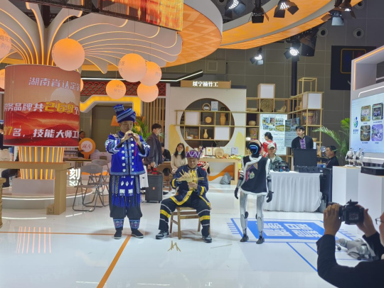 绥宁:“绿色匠心”闪耀全国 劳务品牌绽放南宁盛会(图1)