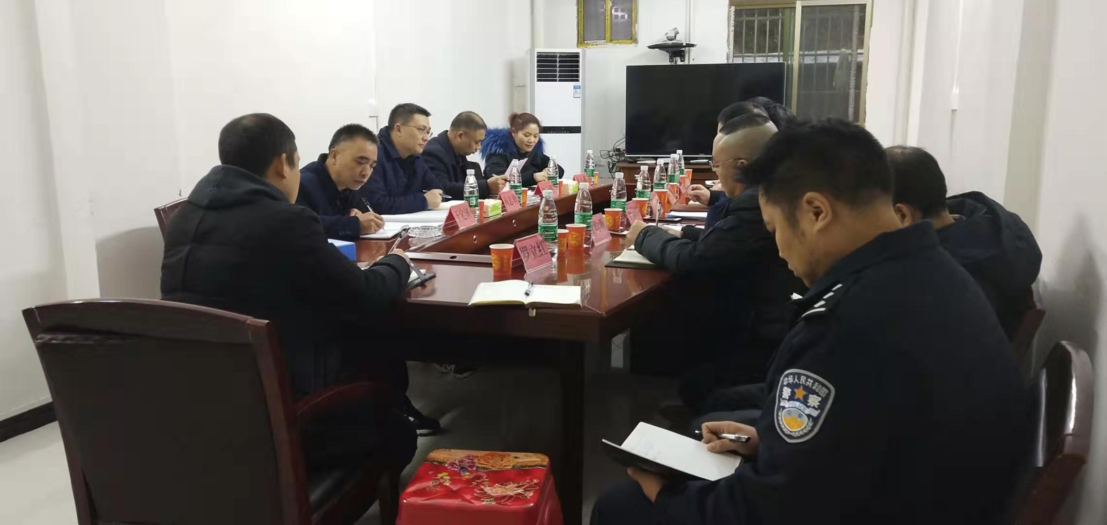 呙志勇一行到唐家坊镇调研指导工作(图1)