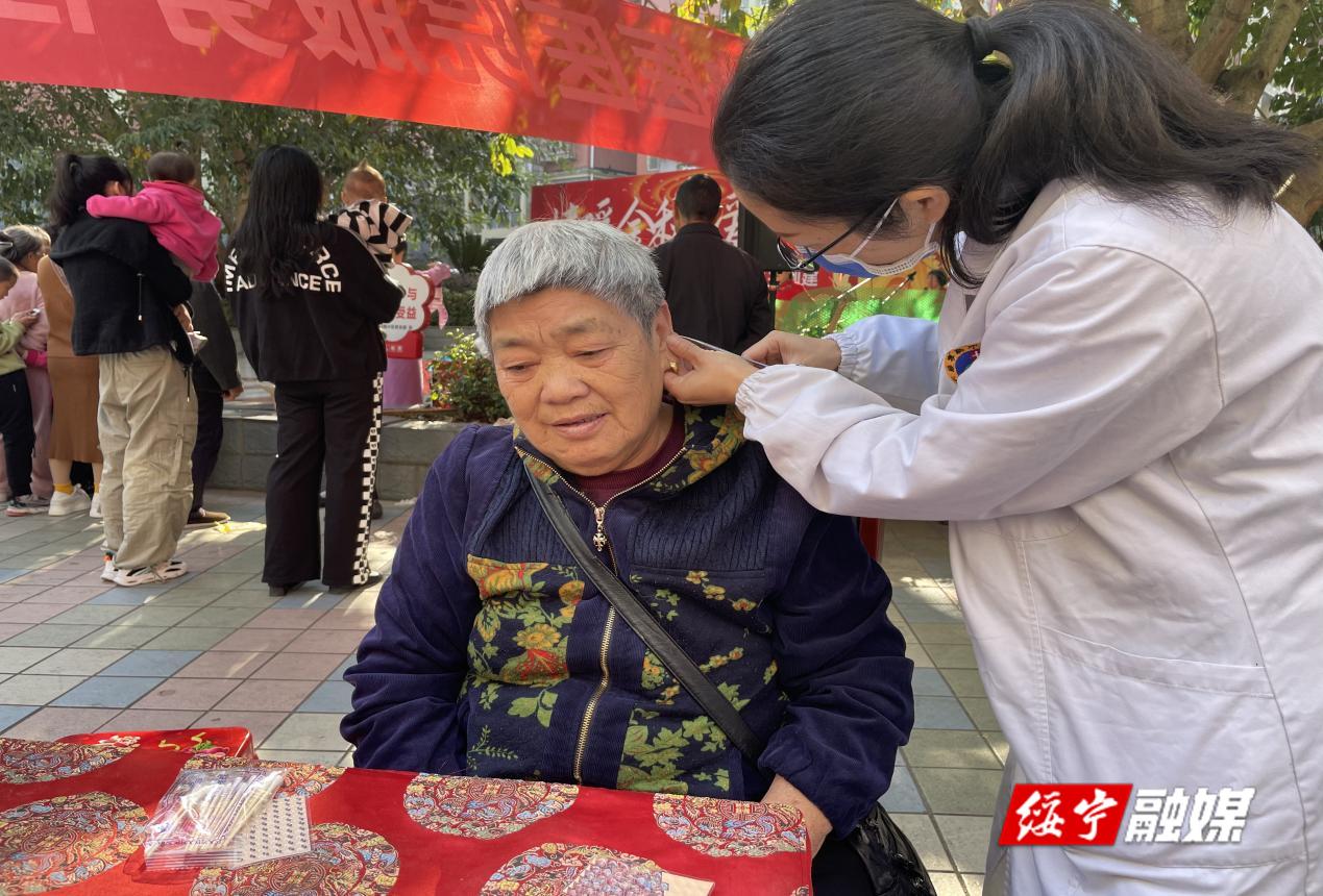 绥宁县中医医院开展服务社区义诊活动(图2)
