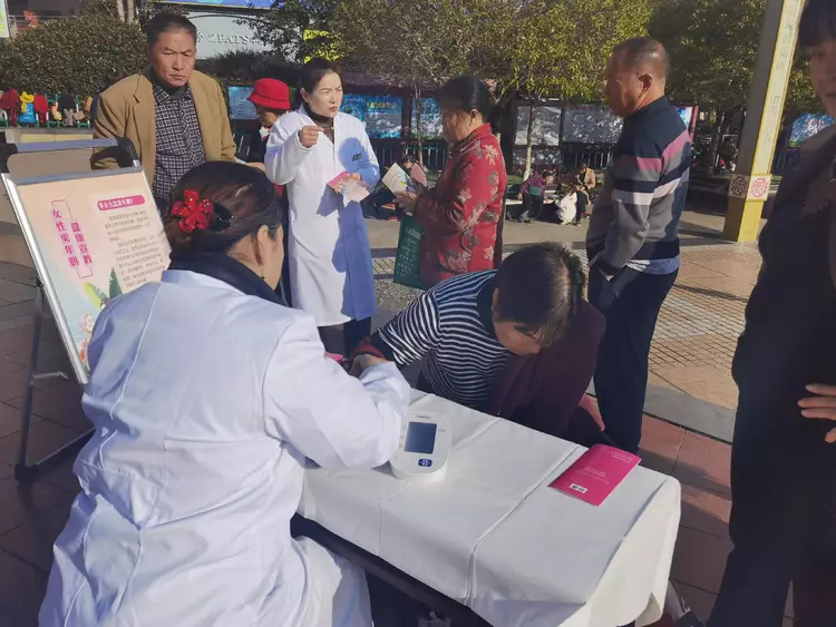 绥宁县妇幼保健院举办更年期保健公益活动(图2)