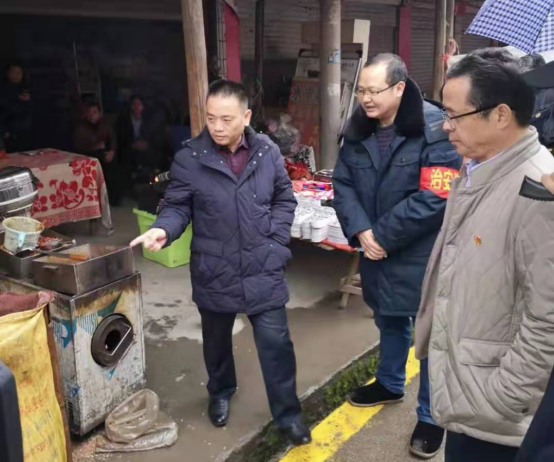 绥宁县“春雷2020”行动：安委办全面开展马路市场专项整治工作督查(图3)